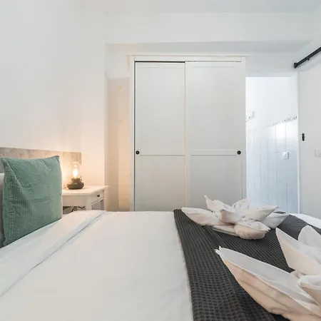 Home2book Stunning Beachfront Apt, *