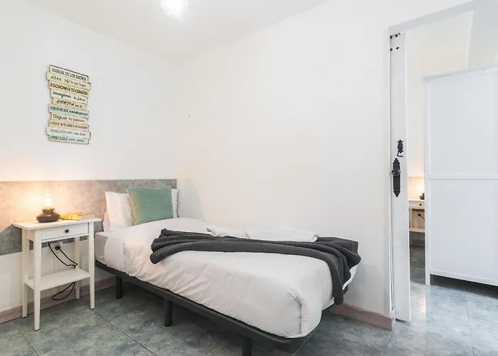 Home2book Stunning Beachfront Apt, 公寓 *
